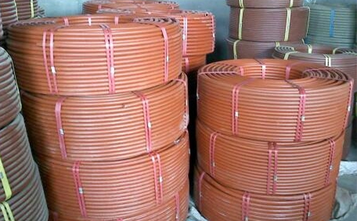 提升工程安全：聚乙烯(RPE)阻燃玛曲穿线管在现代建筑中的应用